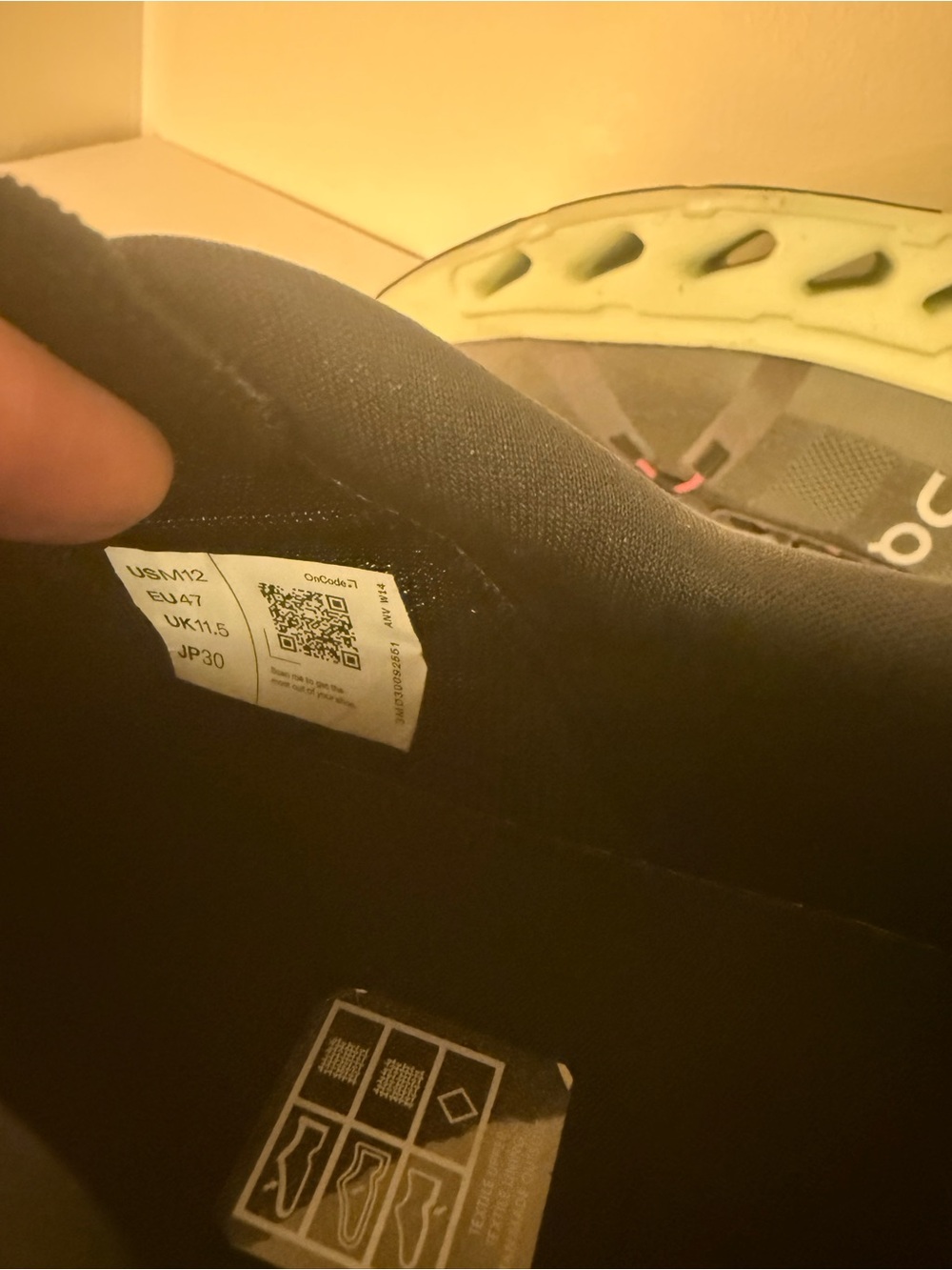 On Running Black Running Shoes with Light Green Sole - Picture 5 of 11